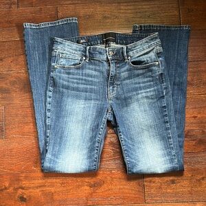 WHBM Mid-Rise Slim Boot Everyday Soft Straight Leg Jeans SHORT length